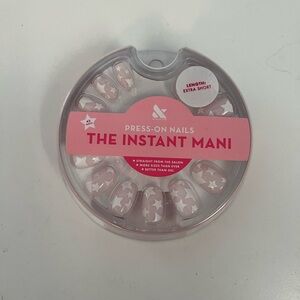 Olive & June Press On Nails